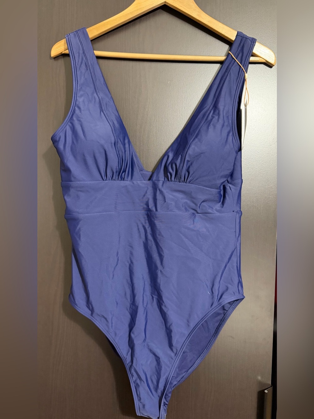 NWT Quince Women’s Italian Plunge One Piece Swimsuit in Deep Navy